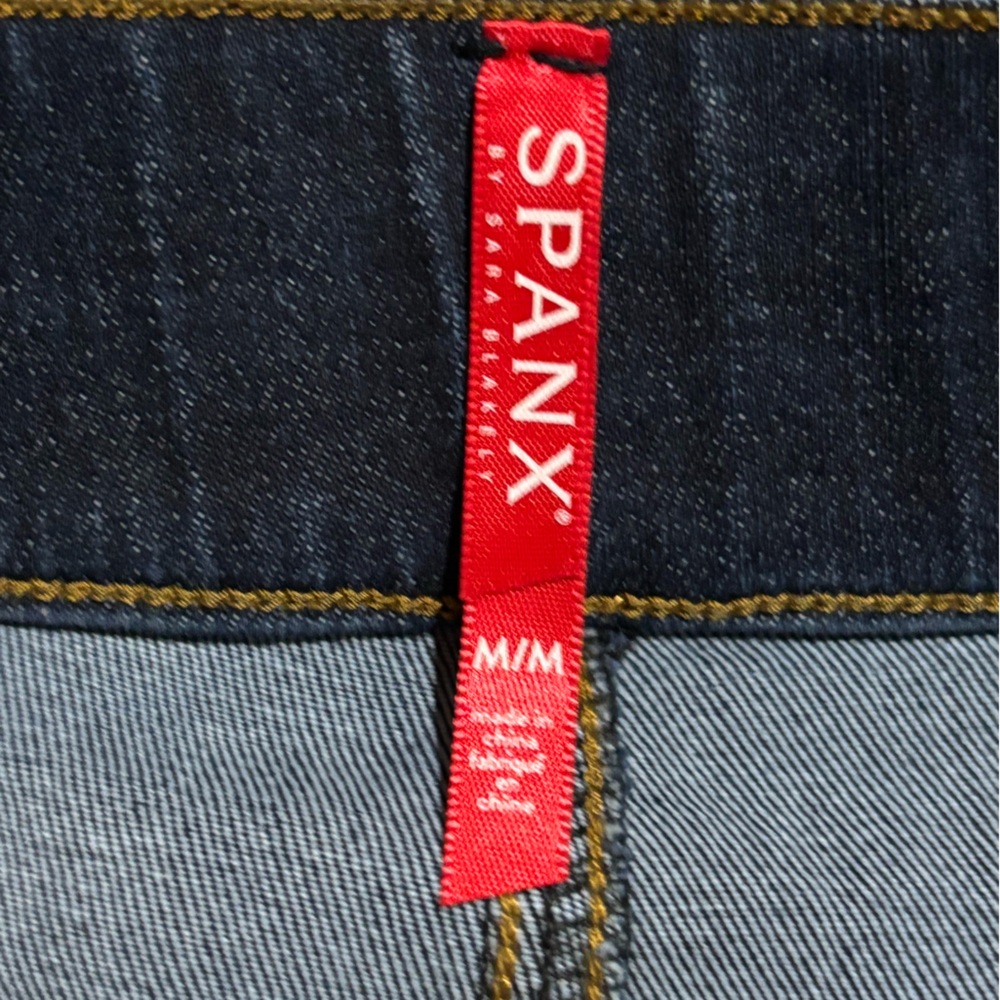 SPANX Cropped Flare Jeans, Two Tone Denim, Medium - Picture 7 of 7